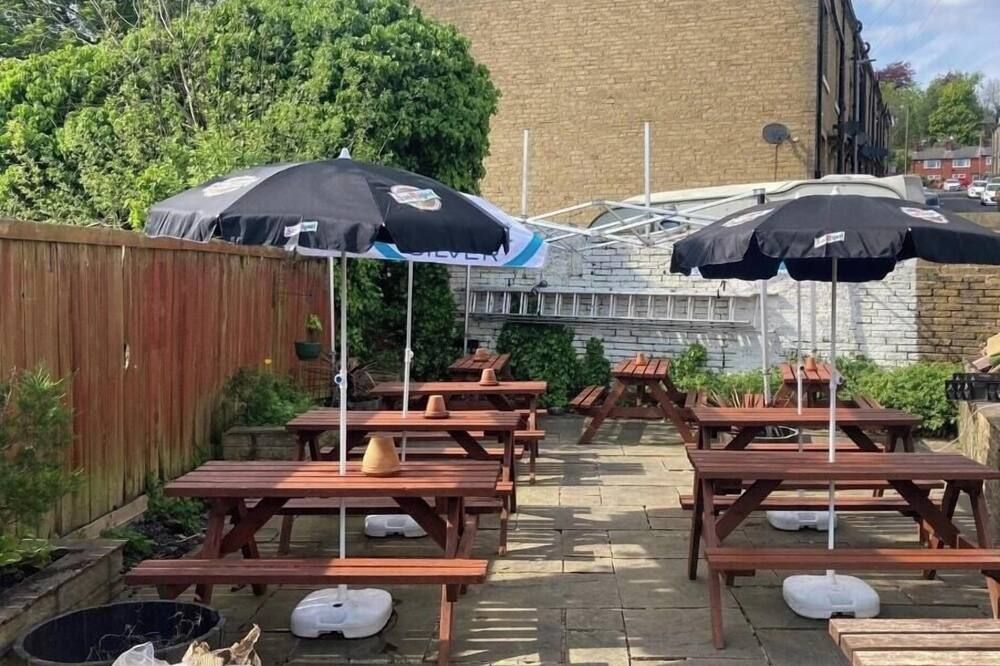 The Shepherds Rest - Halifax - Patio