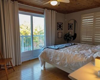 Whole House | Trailhead Lake House - Calabogie - Bedroom