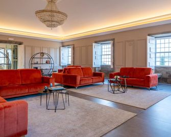 بالاثيو سانتا كاتارينا - انغرا دو هيرويسمو - ردهة