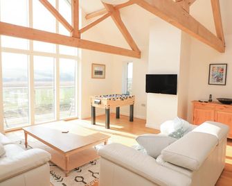 SEA PEEP, family friendly, luxury holiday cottage in Thurlestone - Thurlestone - Living room