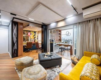 Riverone 23o Andar - Apartamento Ultra Moderno de Luxo 2 Dorm + 2 Banheiros piscina borda infinita - Sao Paulo - Living room