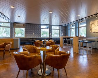 Hotel Baden-Baden - באדן-באדן - מסעדה