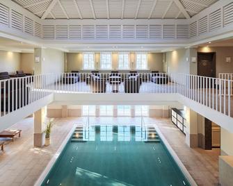 شتراند هوتل زينجست - زينغست - حوض السباحة