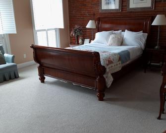 Come see what our Historical town has to offer! - Louisiana - Bedroom