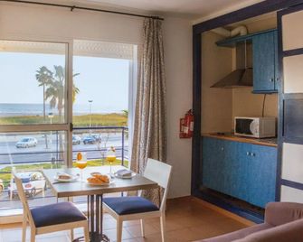 Hotel Playa Conil - Beachfront Studios & Suites - Conil de la Frontera