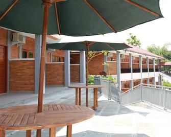 Rizen Kedaton Resort - Bogor - Patio