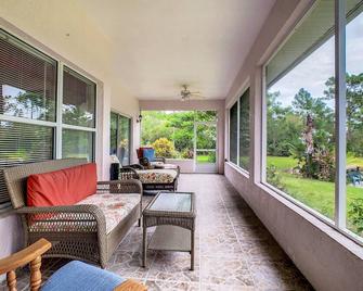 Nature Lover's Oasis - Malabar - Patio