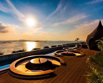 Batam Marriott Hotel Harbour Bay - Batuampar - Balcón