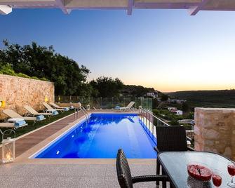 Kampos Villa II, Heated Pool, Walking distance to Tavern, Shared Playground - Achlades - Piscina