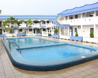 Micotel Hotel - Edéa - Piscina