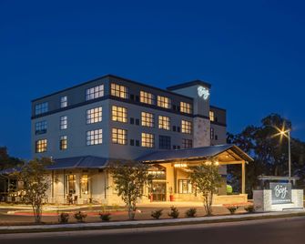 The Bevy Hotel Boerne - a Doubletree by Hilton - Boerne - Gebäude