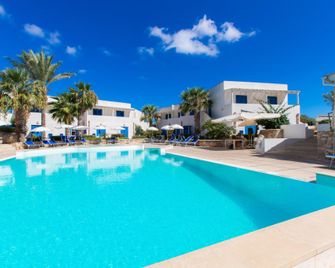 Resort Cala La Luna - Favignana - Piscina