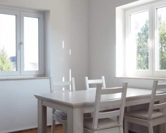 Neu! Ostsee Fewo Am Gespensterwald 1000 - Nienhagen - Eetruimte