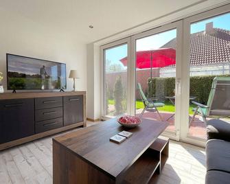 Marions Apartments Greetsiel - 克魯姆赫恩 - 客廳