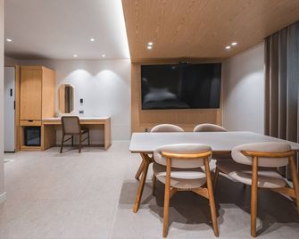 Gridt Hotel & Home - Gyeongju - Comedor