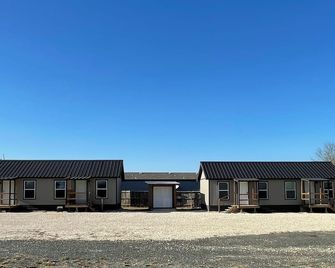 Desert Meadow Lodge - Carrizo Springs - Будівля