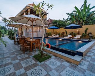 Sari Nusa Inn - Nusa Penida - Piscina