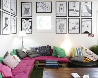 Ostello Meet Gardalake Hostel - Peschiera del Garda - Sala de estar