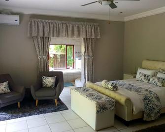 Dalens Self Catering Apartments - Lanseria - Ložnice