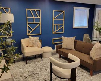 Beautiful Newly Designed Luxurious Apart - Windsor