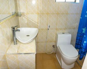 Lightness Boarding House - Arusha - Baño