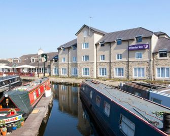 Premier Inn Huddersfield Central - Huddersfield - Edificio