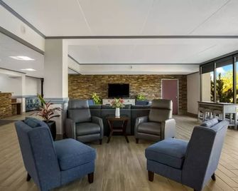 Clarion Inn & Suites Grand Rapids Airport - גרנד ראפידס - טרקלין