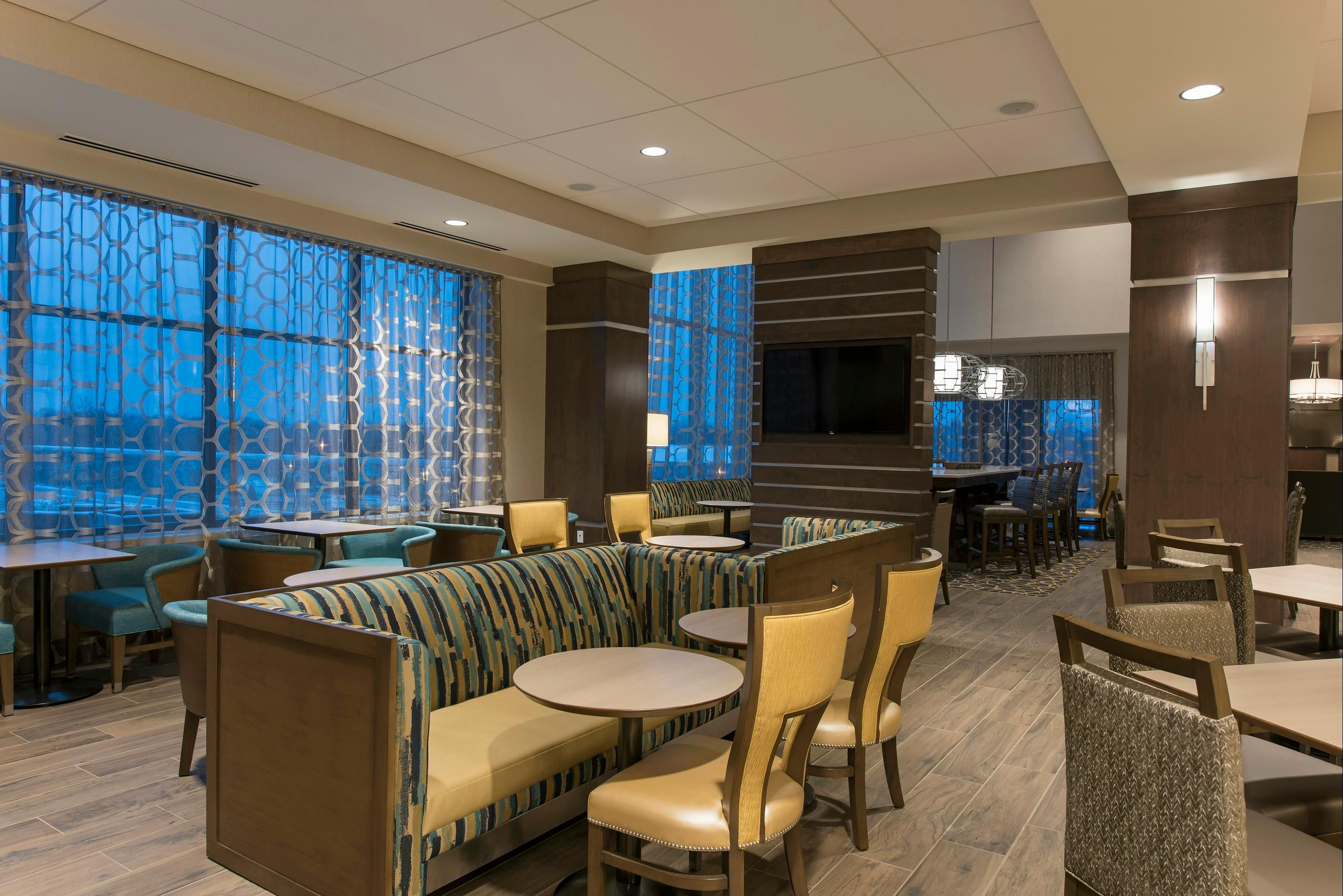 Hampton Inn & Suites Grand Rapids/Downtown, MI - גרנד ראפידס - לובי
