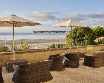 أوتال فاكونس بلو فيلا كارولين - لا بول-إسكوبلاك - شرفة