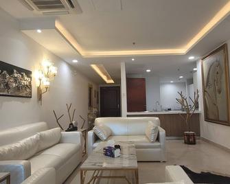 Goldcrest Luxury Apartments - Lahore - Living room