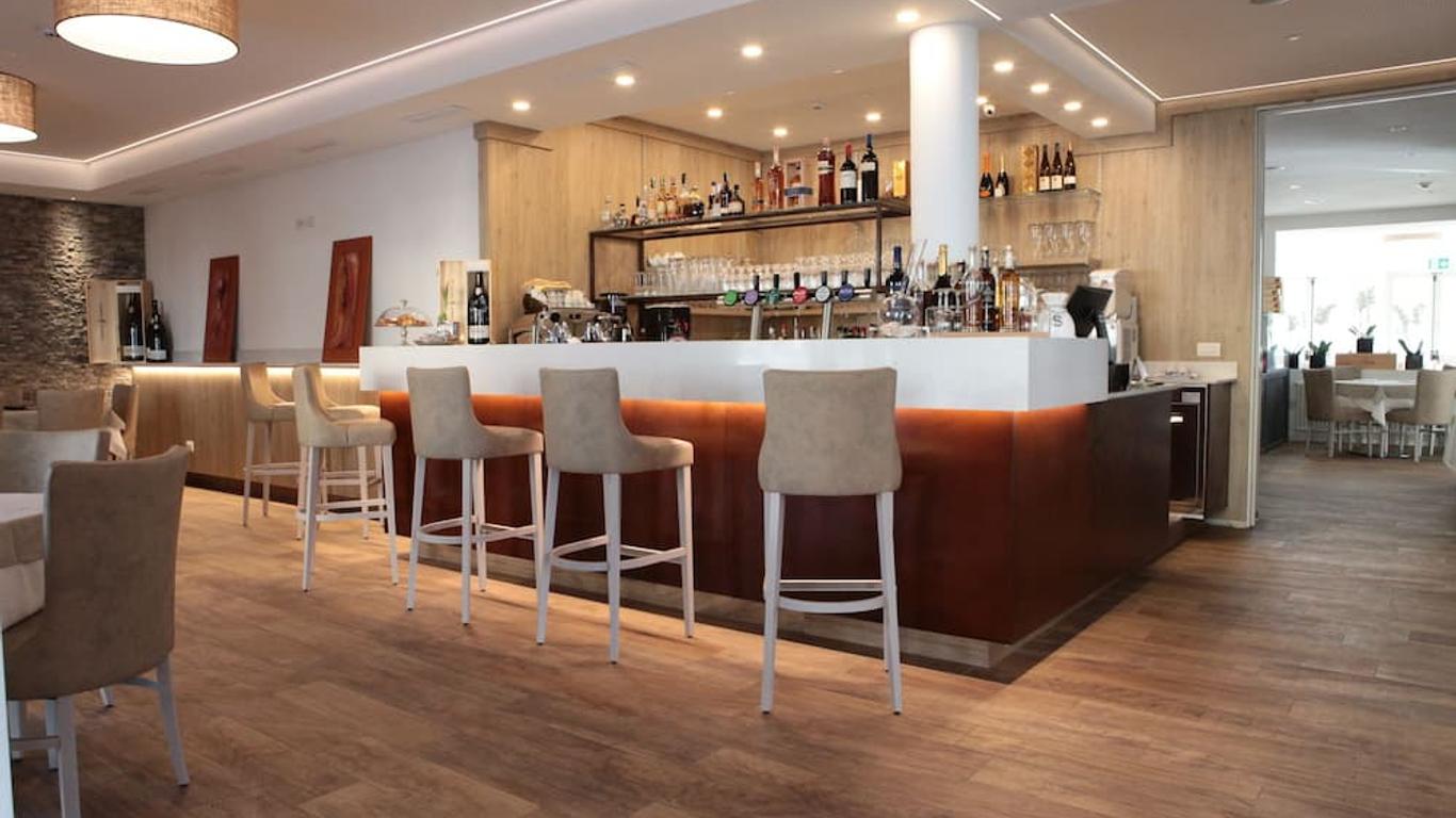 Athos Hotel