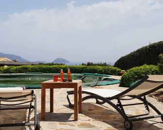 Villa Tavolara a small paradise with swimming pool - Golfo Aranci - Pool