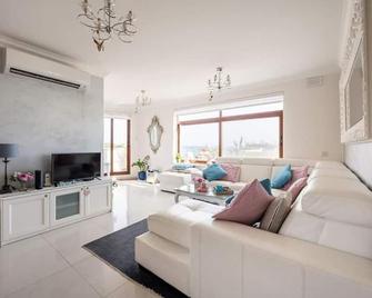 Seagull Penthouse Marsaxlokk - Marsaxlokk - Living room