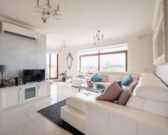 Seagull Penthouse Marsaxlokk - Marsaxlokk - Phòng khách