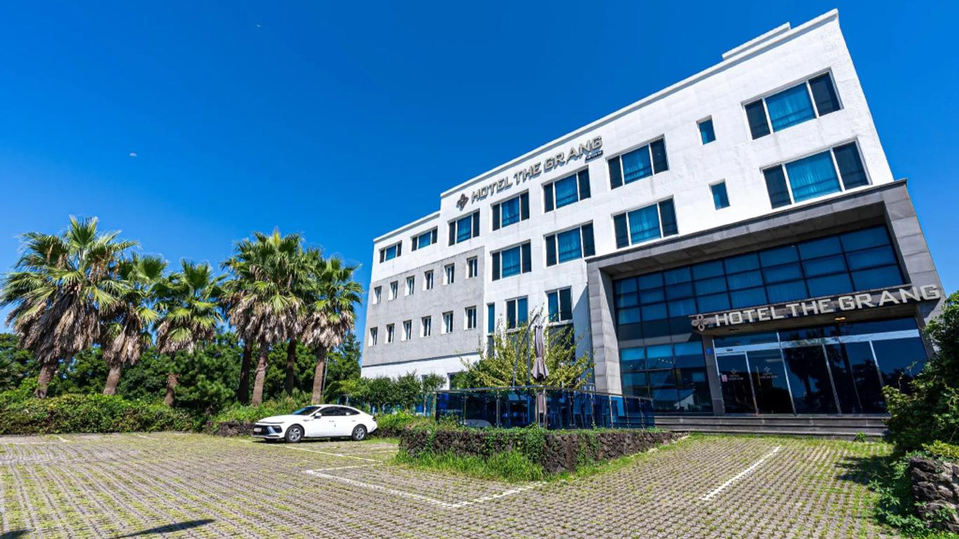 Hotel The Grang Jungmun