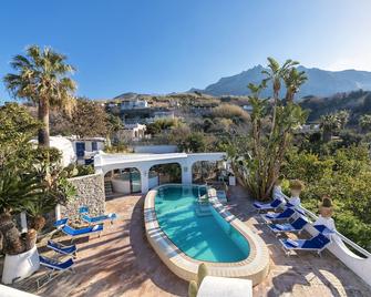 Superior Studio with terrace inside Villa & Giardini Ravino! - Forio - Pool