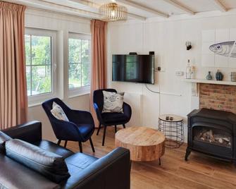 Pet Friendly Home In Scherpenisse - Scherpenisse - Sala de estar