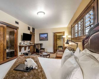 Downtown Jackson - Deluxe King Suite - Jackson - Schlafzimmer