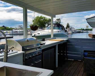 The Ledges Resort and Marina, Island Cottage - Alexandria Bay - Balcony