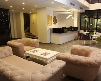 Favorite Hotel - Akcaabat - Salónek
