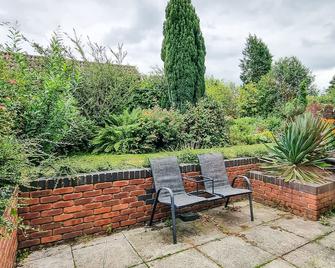 Tranquil Annex With Hidden In Beautiful Setting - Stockport - Patio