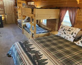 End Of The Line Caboose - Columbia Falls - Schlafzimmer