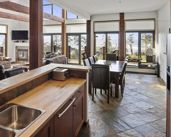 Black Rock Ridge - Ucluelet