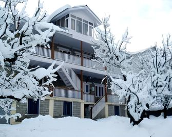 Manali Continental - Manali - Building