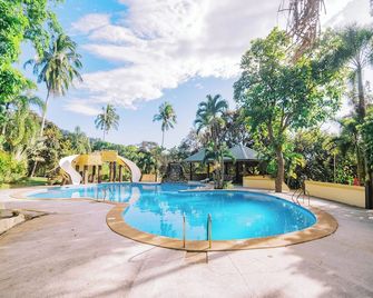 Vista Venice Resort - Morong - Piscina