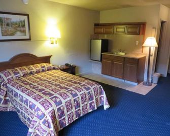 Budgetel Inn and Suites - Louisville - Louisville