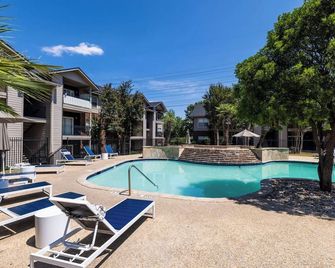 Landing Apartments - Northeast San Antonio - San Antonio - Piscina
