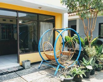 Hotel Gunung Slamet - Purwokerto - Patio
