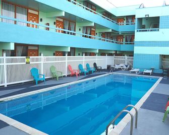 Beachside Resort - Wildwood - Piscina