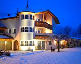 Hotel Nussbaumerhof - Rodeneck - Building